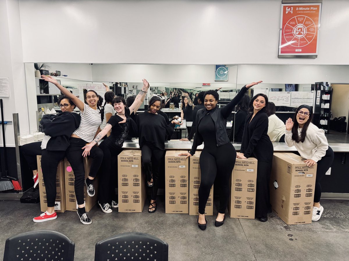 PMTSTampa's tweet image. 🖤🤍✂️🪮What’s better- kit day or color week!??🎨🖌️👨‍🎨🌈

#paulmitchell #tampa #cosmetology #pmtstampa