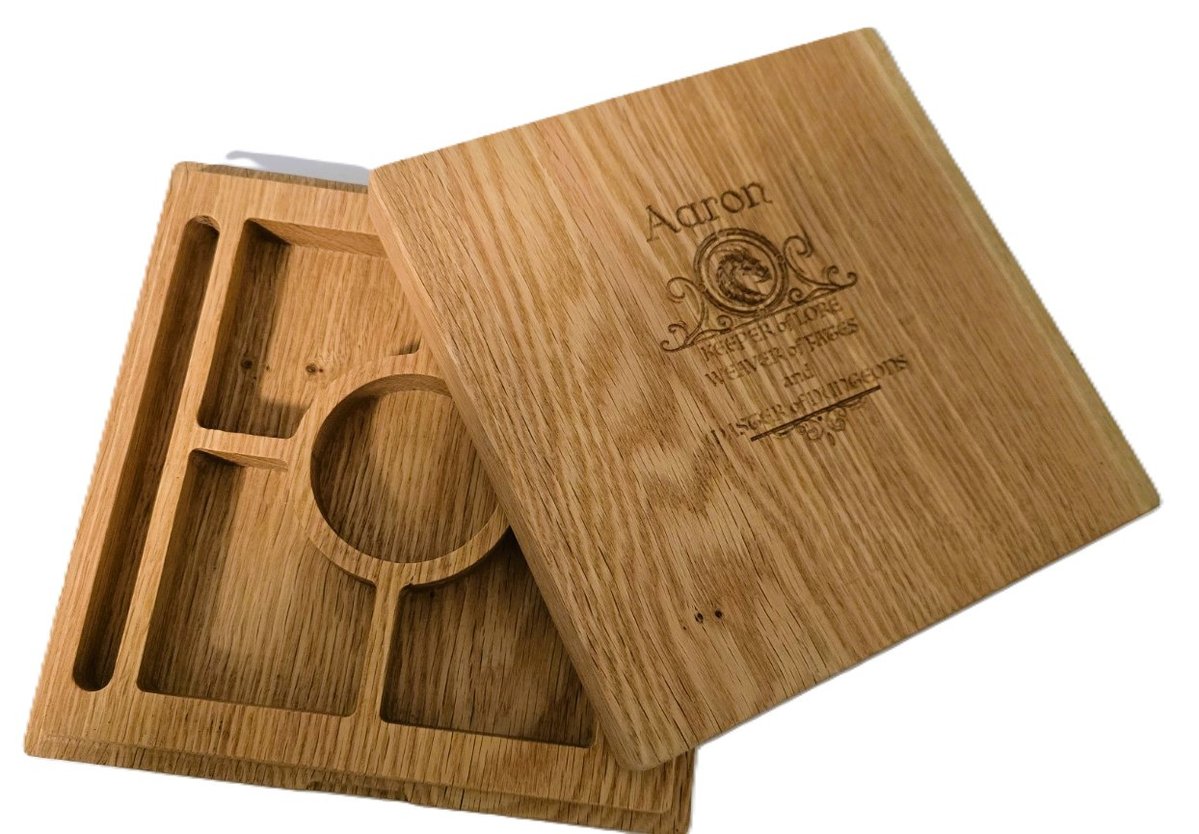 BarnMiddle's tweet image. Solid Oak Dice Box – Handmade RPG Dice Storage – Optional Personalised Engraving tuppu.net/8cd36b0c #oakGardenTables #outdoorliving #MiddleBarnWoodwork.co.uk #gardenbenches #Luxuryliving #Oakgardenfurniture #Luxurylifestyles