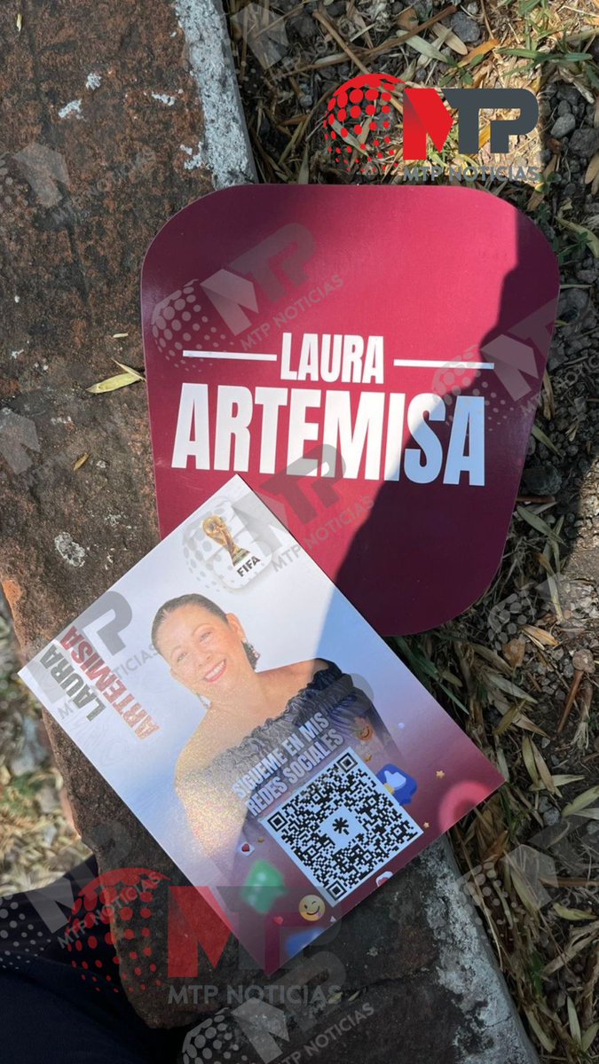 MTPNoticias's tweet photo. 🔴 Los sopladores del bienestar 

Sopladores y volantes con la cara e imagen de la secretaria de @Bienestar_Pue, @artemisa_laura son repartidos  entre los asistentes al #desfile del #5demayo.
"La Maestra", busca contender por la alcaldía de #Puebla.

🎥 @RobertoMH_
📲 https://t.co/WCqm4QD8R5
