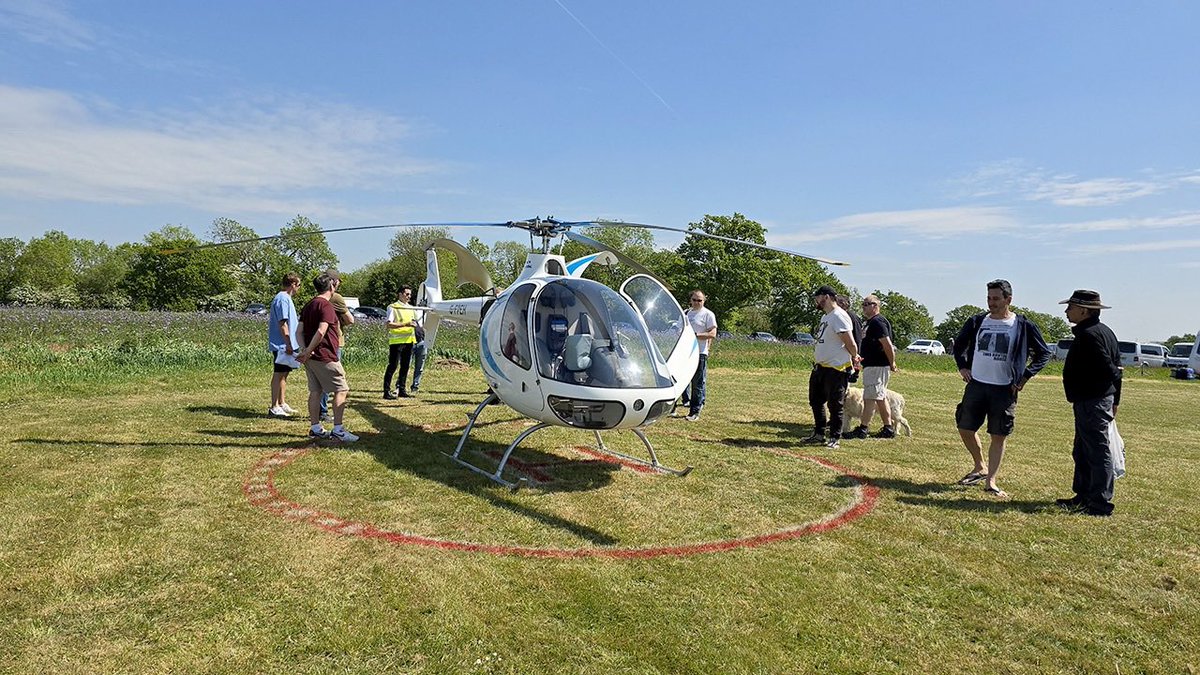 FlyingPigHelis's tweet photo. On Saturday, our flagship heli ECHO-HOTEL was, with Capt White, invited to HHMC’s Scale Helicopter Day!

It was lovely to meet you all, thank you to Brett Houghton and The Hemel Hempstead Model Flying Club for having us AND for all the fab pics and footage.

#pilotlife #aviation https://t.co/JldHURbALJ