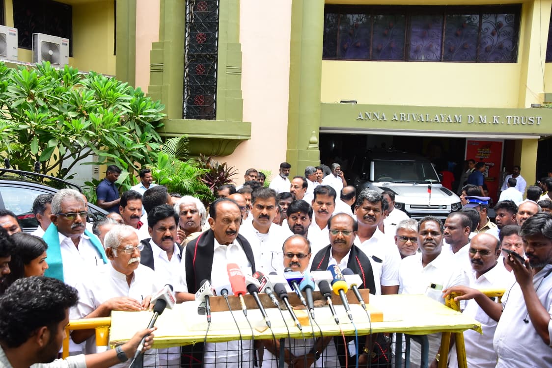 msathipan's tweet photo. மறுமலர்ச்சி திமுக வெற்றி வேட்பாளர்கள் தோழர் தி.மு. இராஜேந்திரன், இரா. செந்தில் செல்வன் ஆகியவுடன் தலைவர் வைகோ தலைமையில் திமுக தலைவர் தளபதி மு க ஸ்டாலின் அவர்களை சந்தித்து நன்றி தெரிவித்தோம். https://t.co/VTbg5cZNfY