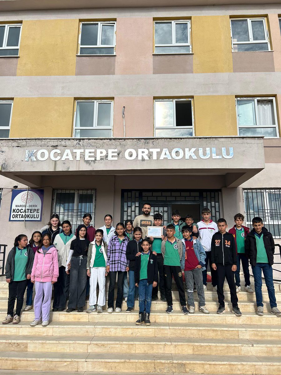Kocatepe47's tweet photo. Okulumuz, 2025-2026 Eğitim öğretim yılı NİSAN ayı "Örnek öğrencilerini" ve "Ayın en temiz sınıfını"seçtik. Başarı gösteren öğrencilerimizi ve değerli ögretmenlerimizi tebrik ediyoruz. 
@ali_eyyupkoca 
@SuleymnAKIN 
@makdag47 
@klcengiz https://t.co/ffUy1evvnu
