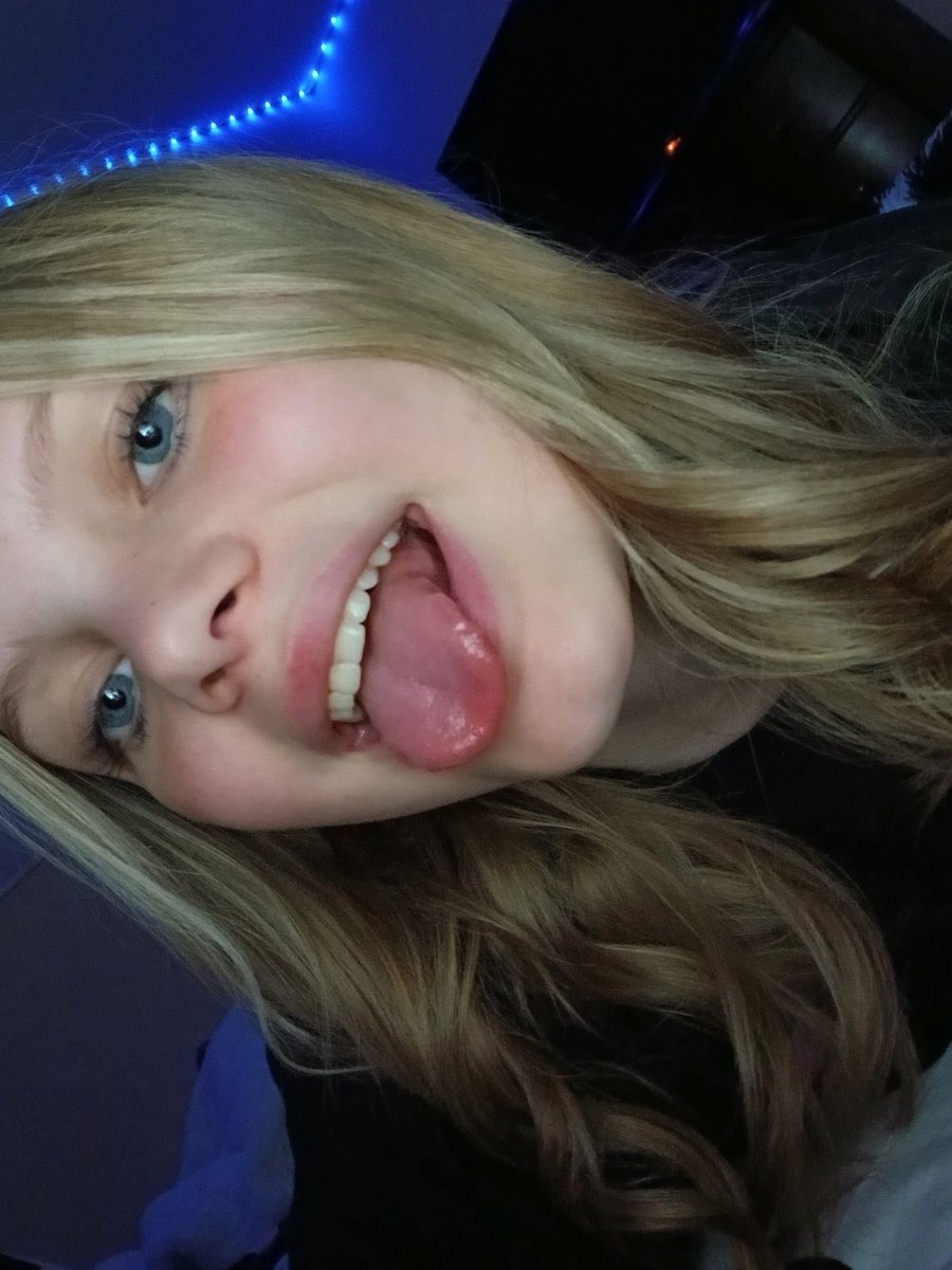 Chloe tweet media