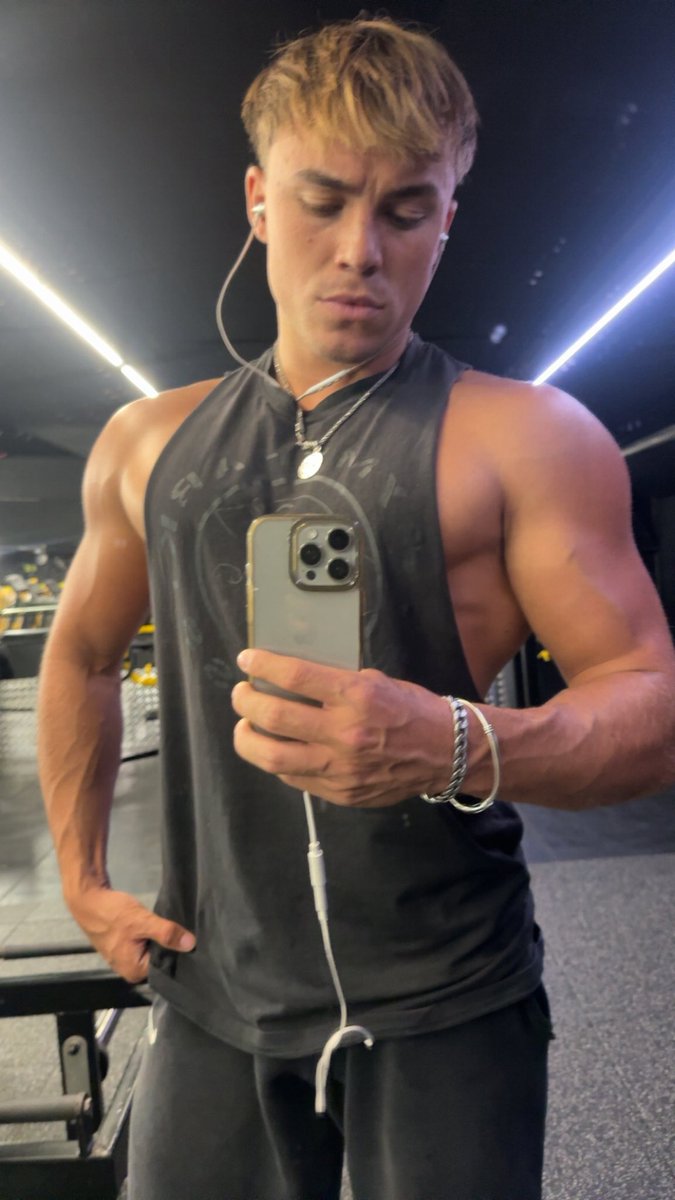 Master Chad tweet media