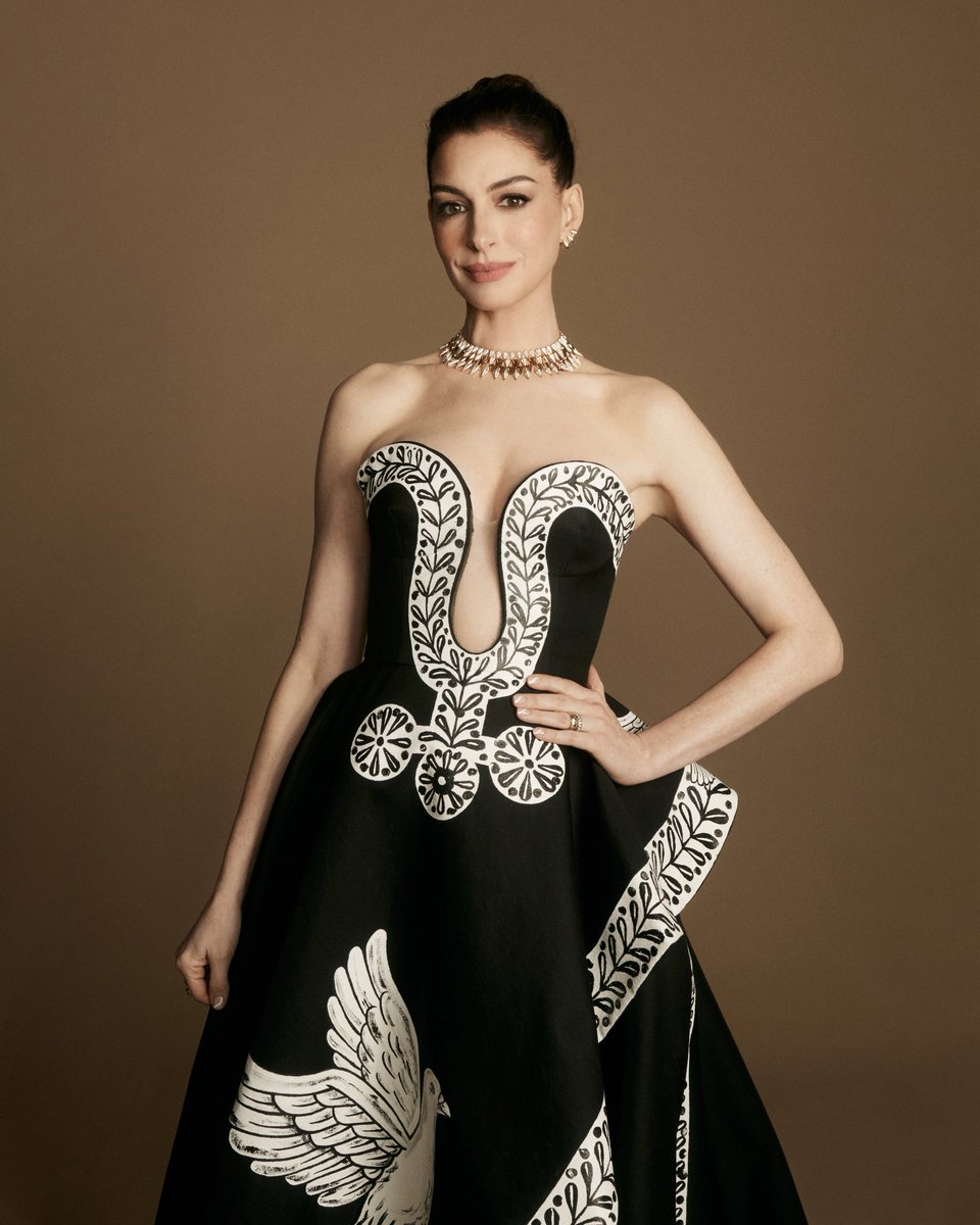 “As a fashion designer who has always been enamored with fine artists, it was kismet to collaborate with my friend Peter McGough, a fine artist who loves fashion, on this custom ballgown for superstar Anne Hathaway,” said Michael Kors.
“Peter and I loved the sculptural quality of