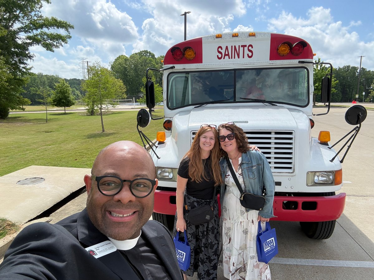 GSLSchoolMem's tweet photo. For years now, our 7th grade World Religions students have taken a field trip to @timemphis and Memphis Islamic Center as part of their study of other faith traditions. Our students learn so much on these excursions, and we are grateful to our hosts for sharing these spaces. https://t.co/LwvJtGXUWk