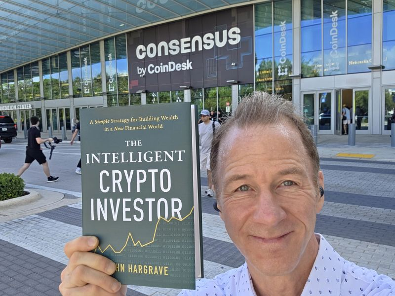 ICryptoInvestor's tweet image. It's a big day for 𝘛𝘩𝘦 𝘐𝘯𝘵𝘦𝘭𝘭𝘪𝘨𝘦𝘯𝘵 𝘊𝘳𝘺𝘱𝘵𝘰 𝘐𝘯𝘷𝘦𝘴𝘵𝘰𝘳!
@consensus2026 

#NewBook #BookLaunch #CryptoInvesting #Stablecoin #Bitcoin #DigitalAssets #IntelligentInvesting  #FinancialLiteracy