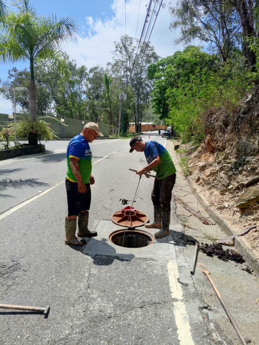 ServiciosElHatillo tweet media