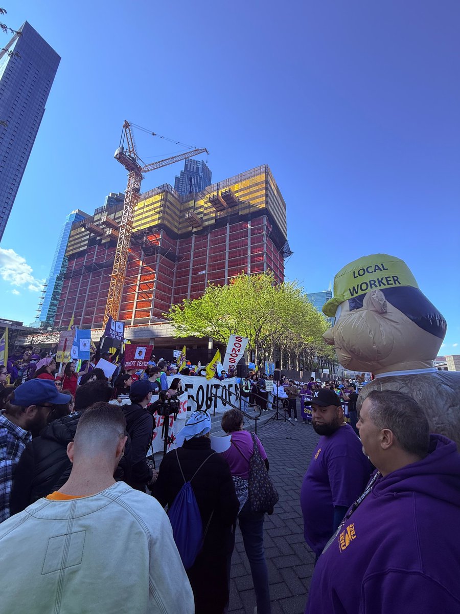 MinKwonCenterNJ's tweet photo. Huge thank you to everyone who came out last Friday for May Day in Jersey City! On this national day of action, we marched to demand a tax on the rich, preserving our democracy, and abolishing ICE #WorkersOverBillionaires https://t.co/GFpeUTzywU