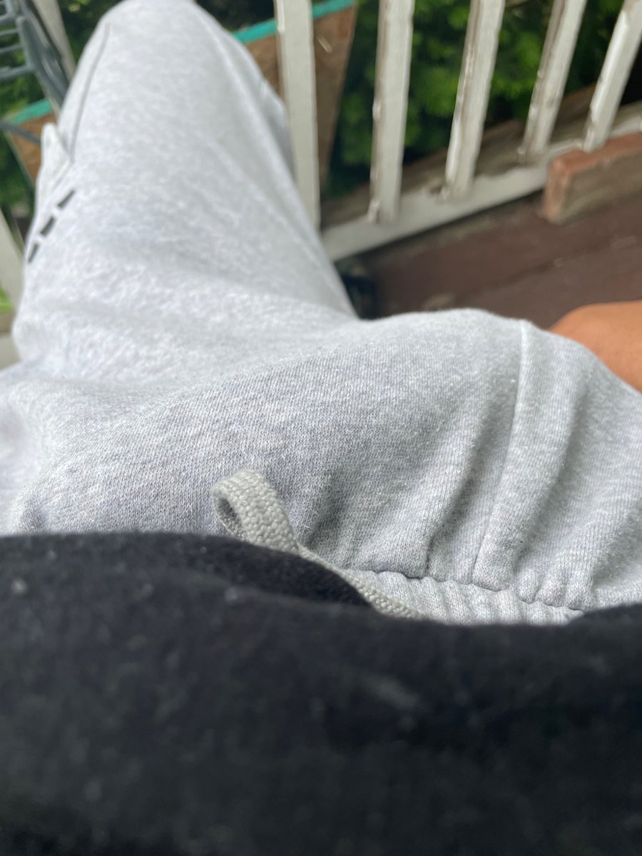 314houdini's tweet photo. Grey sweats type day 🥵🥵 https://t.co/xVhlt3sVjv