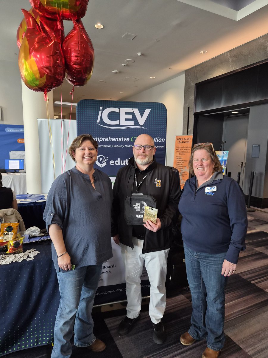 mcalli_'s tweet photo. Our @iCEVonline team had a great time visiting with Work-Based Learning teachers and administrators at @actecareertech WBL Conference in Providence.
#TheWorldNeedsCTE
#ACTE_WBL2026 https://t.co/7qh061biPt