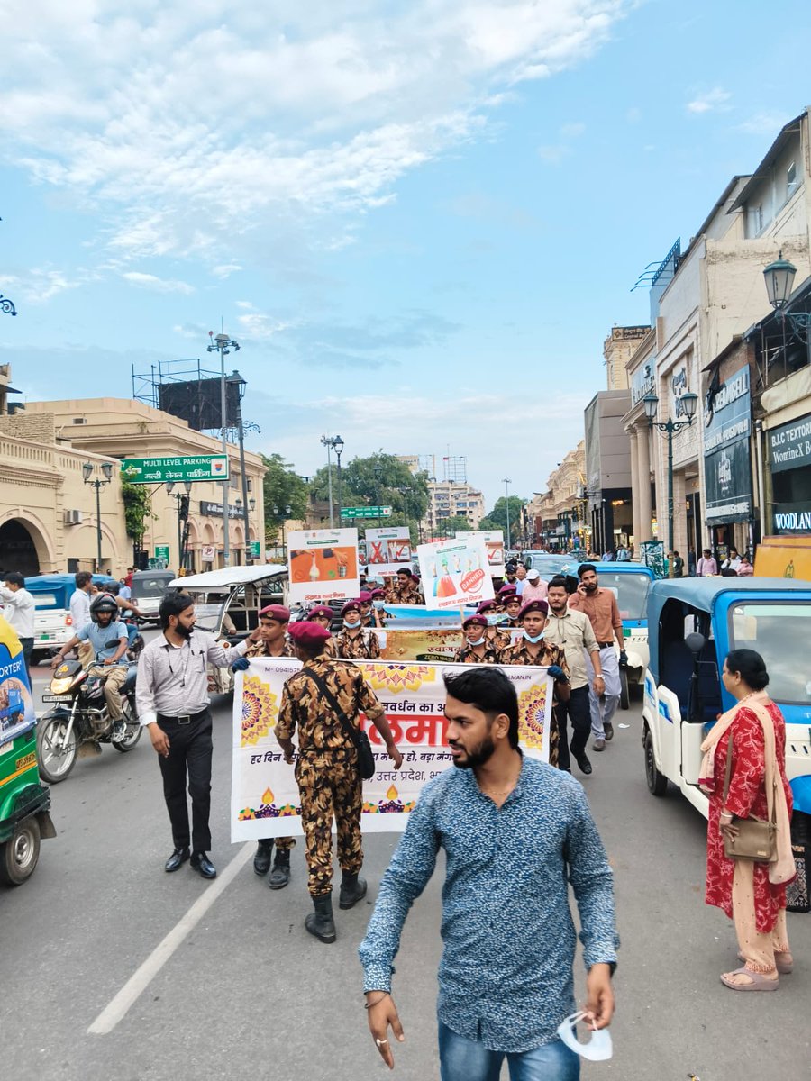 LucknowSA's tweet photo. RSS, LMC &amp; LSA joined forces in Hazratganj for a Zero Waste Bhandara. Cleanliness drive, waste segregation awareness &amp; plastic-free pledge led by ZSO Kuldeepak Ji. Faith with responsibility! 

#ZeroWasteEvent #BadeMangal #LSA @LMC_Lucknow https://t.co/uxbPD7YtzT