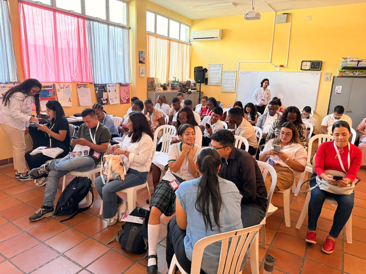 Unimagdalena's tweet photo. 📚✨ ¡La educación se transforma cuando la construimos entre todos!

Desde Cali, abrimos una nueva edición de los Encuentros de Diálogos Territoriales, en el marco de la evaluación y sistematización de la política pública de educación preescolar, básica y media del PND 2022–2026. https://t.co/tiF2zNrqI7
