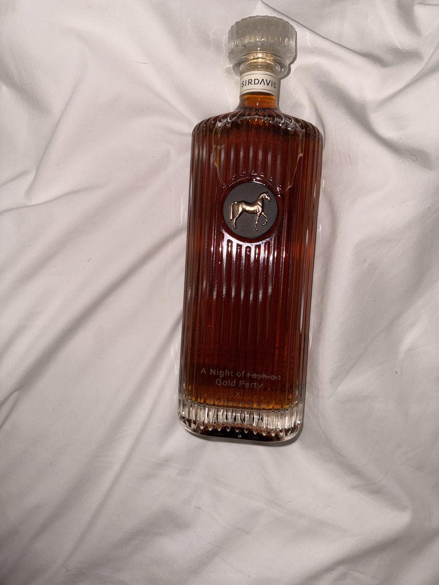 Beyoncé and JayZ knows I exist! Sza knows I exist! Shaboozy knows I exist! Serena Williams knows I exist! CoCo Jones knows I exist! Chase Infiniti let me ride to the Gold Party in her sprinter, she’s my good girl friend now! 

Beyoncé gifted me a bottle of SirDavis! 

Micah and