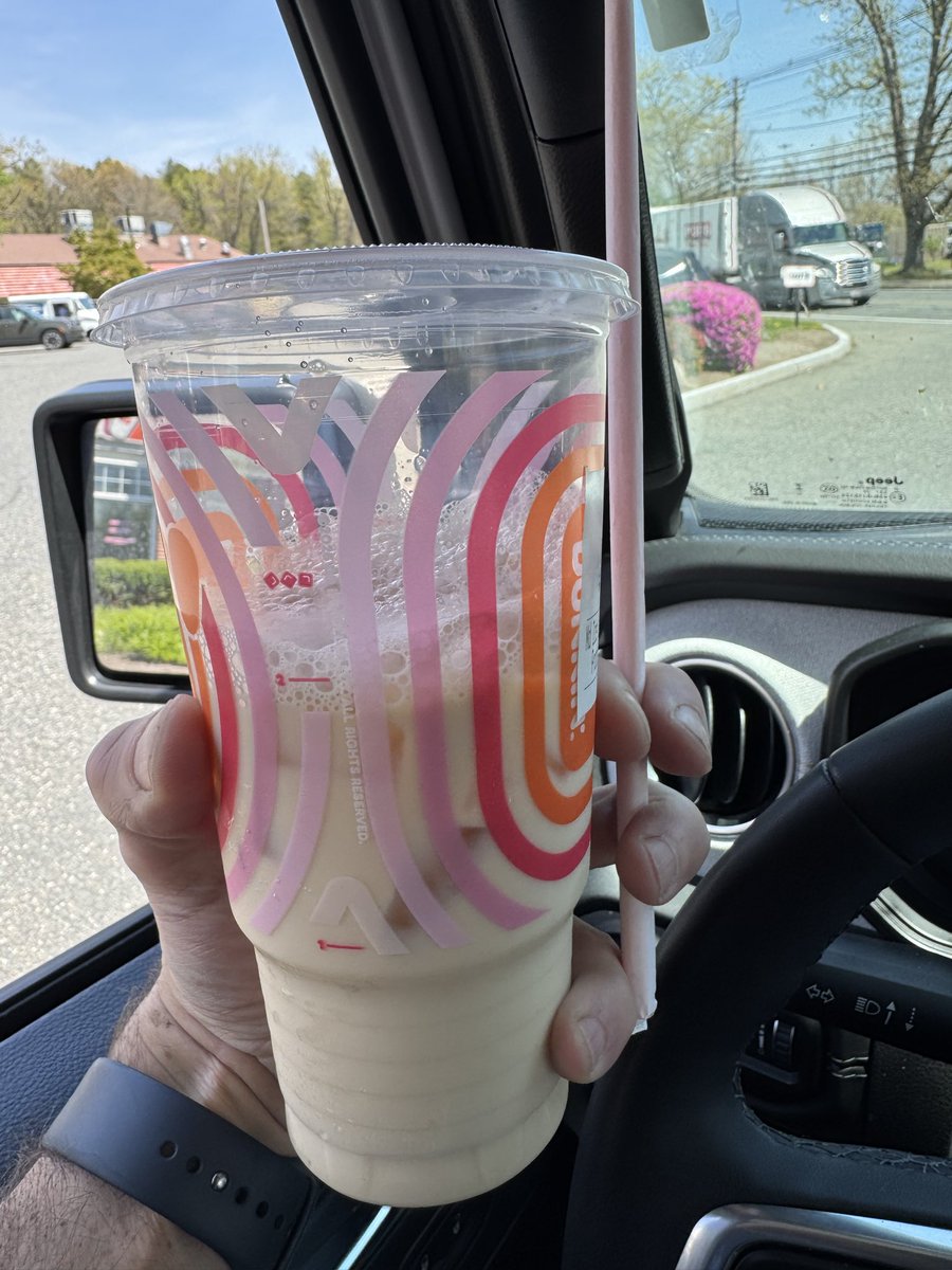 foolishoutrage's tweet photo. @dunkindonuts order large iced protein latte…given a large cup with ice and milk…when I asked if it had coffee in it, I was told matter of fact that “it doesn’t come with coffee”. Repeating my question, same answer. No coffee…make it make sense https://t.co/jKz3QUo6ro
