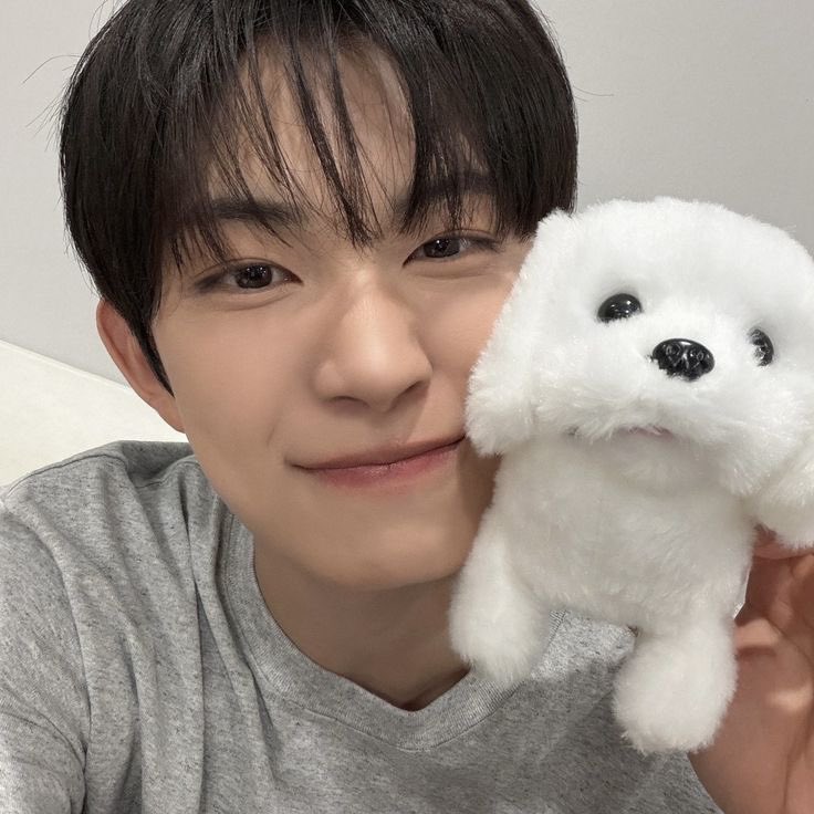Geonwoo || ALWAYS WITH GEONWOO & ALD1 IS 8🩵 tweet media