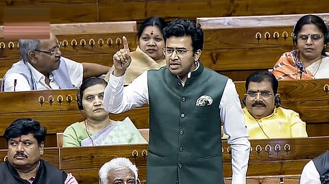 Brs_Teja's tweet photo. 🔴 BJP doesn’t acknowledge the existence of Telangana, but they want to win here ?? 

BJP MP Tejaswi compares Telangana formation to India-Pakistan Partition and disrespects of struggle and sacrifices, but BJP wants to rule Telangana ?? 

Make it make sense !! https://t.co/x7FcE5NMNU