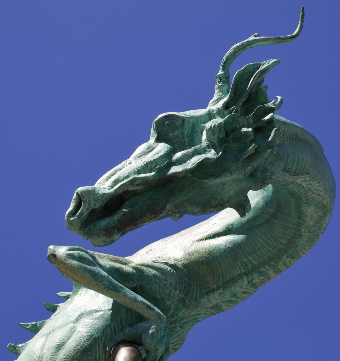 bMi2's tweet photo. Chinatown Philadelphia Dragons #travelphotographer Philadelphia Pennsylvania USA https://t.co/bmEl6cIn2t