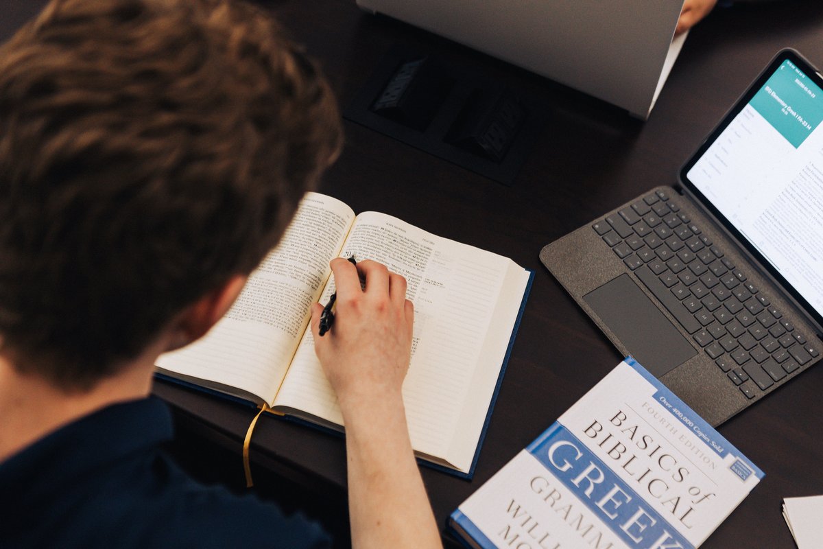 SpurgeonColl's tweet photo. 💻 Did you know our online programs help you stay connected, encouraged, and equipped wherever you are?

Study with us through our Global Campus and be equipped #ForTheKingdom from your context at https://t.co/KalAKlkocI https://t.co/SEpfgd4ehC