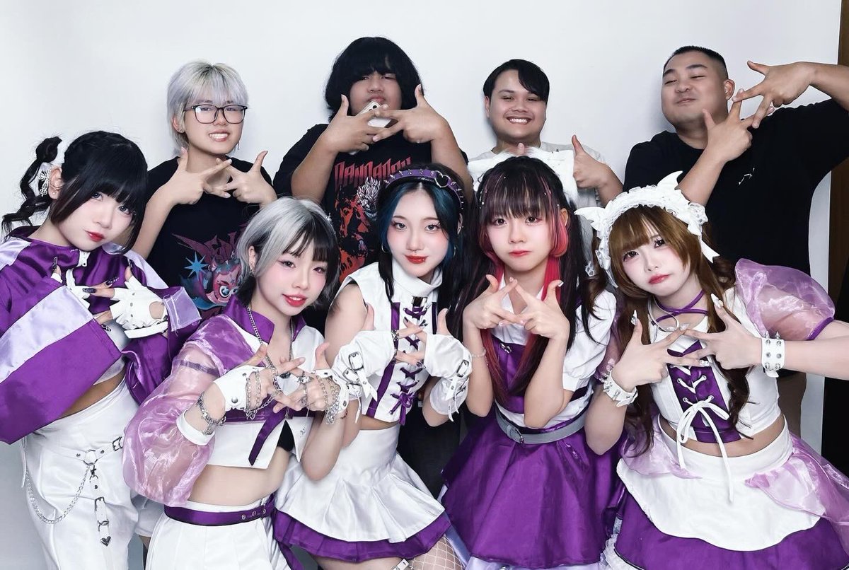 saori_deadkat's tweet photo. 03.05.2026 | Re:Reflect the Debut Day ♾️ อนันต์
เป็นครูเฉยๆไม่ชอบ อยากเป็นเจ้าของวง 555
“Are you still the same person as your reflection ..”
Resonance : Reflection
- SAORI ( Co-founder RE:REFLECT )
❤️🩷💙💛💜
#saorideadkat #deadkat #rereflect https://t.co/rfHSE5MUpd