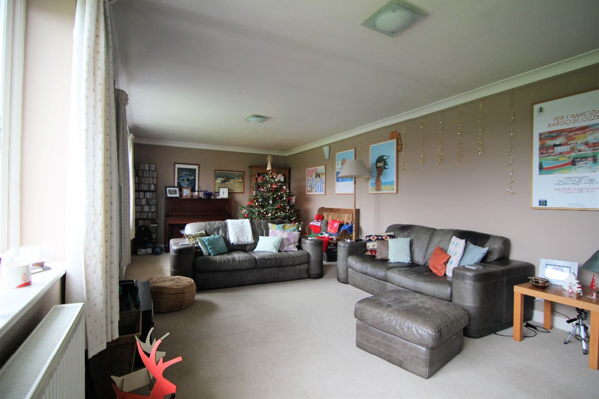 agent_demo's tweet photo. New to market - 5 Bed Detached House, A South Parade, Chew Magna, Bristol, £300,000. View details: https://t.co/M1d0p4kJPe https://t.co/ekkrcRi4mz