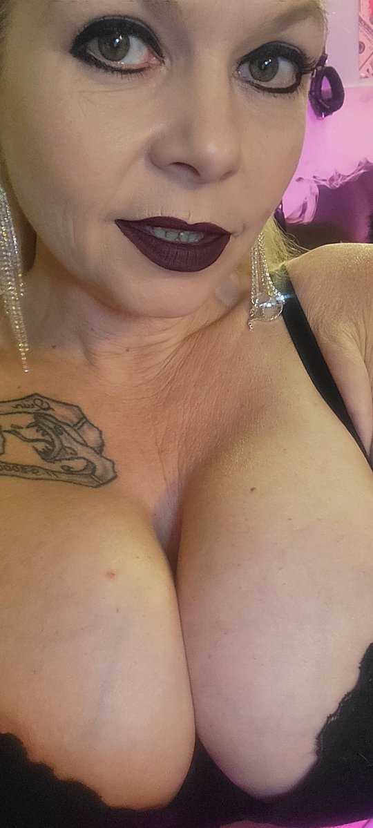 Goddess Delightfuldh tweet media