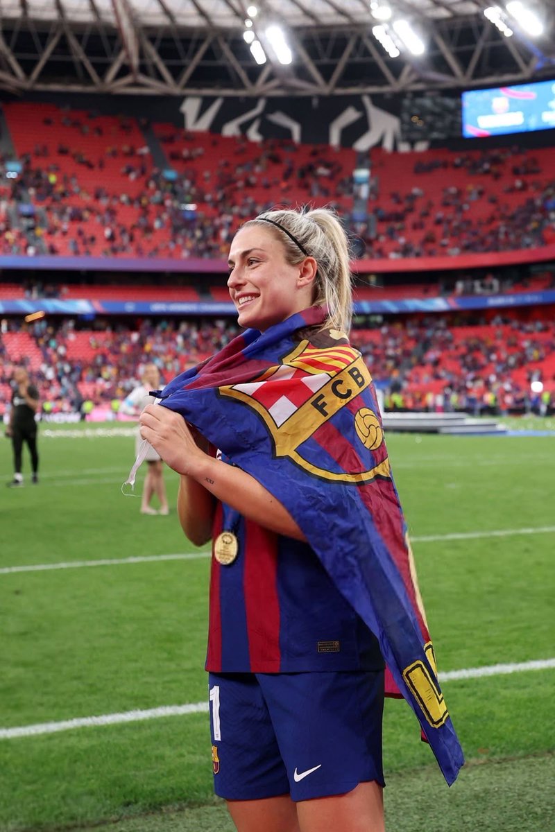 Chafcb9's tweet photo. voici 4 photos d’Alexia Putellas qu’on peut plutôt choisir quand on est un média barca qui donne des infos sur des joueuses https://t.co/pnuXgttPTr