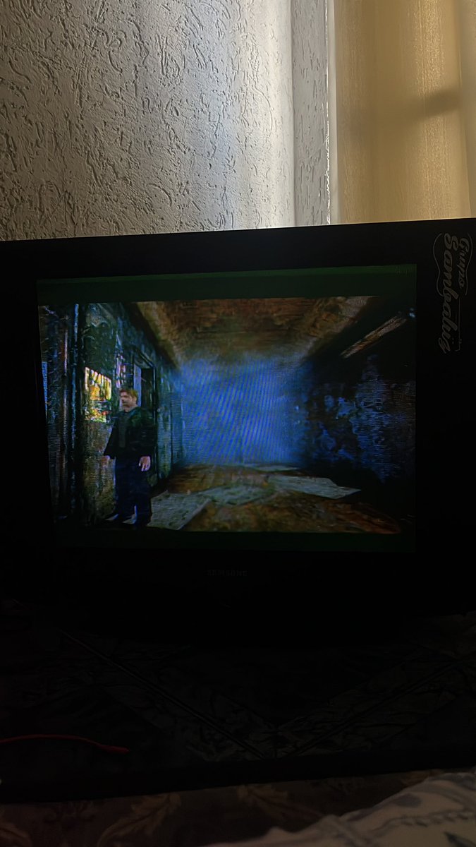 Silent Hill 2 numa tv de tubo just hits different