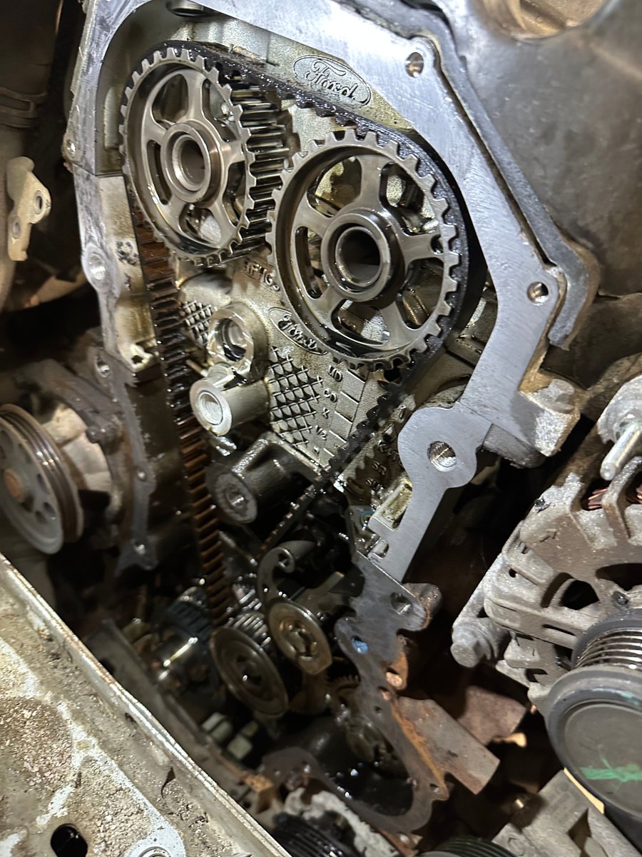 BrakeSvceWorld's tweet photo. Ford Transit in for a 🔧 wet belt replacement – helping keep our fleet customers moving 🚐💼

Don’t risk engine damage – stay on top of maintenance!

📞 Call us today
🌐 https://t.co/qd0tmmO1cH

#brakeandserviceworld #fordtransit #fleetmaintenance https://t.co/yugKVYzKtv