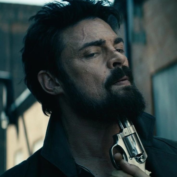 claramoonwalker's tweet photo. Billy Butcher na primeira temporada é muito tesudo, não consigo manter a minha cabeça no lugar quando lembro desse puto https://t.co/z5YglbuFkm