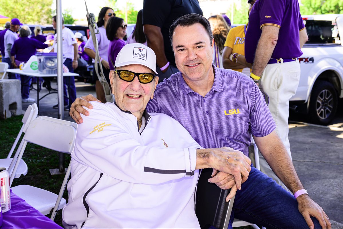 LSU National L Club tweet media