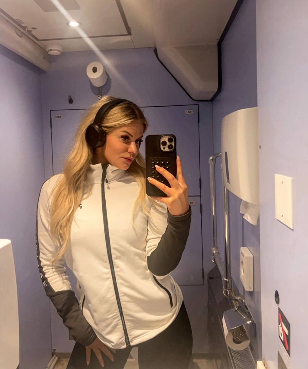 Sanne tweet media