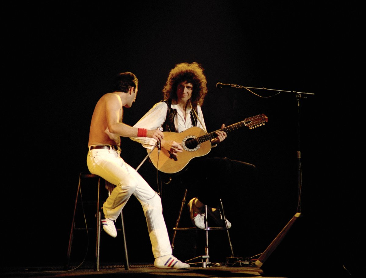FREDDIE 🎤 🎸 BRIAN
#TwosDay

📷 Credit: ©️Queen Productions Ltd.