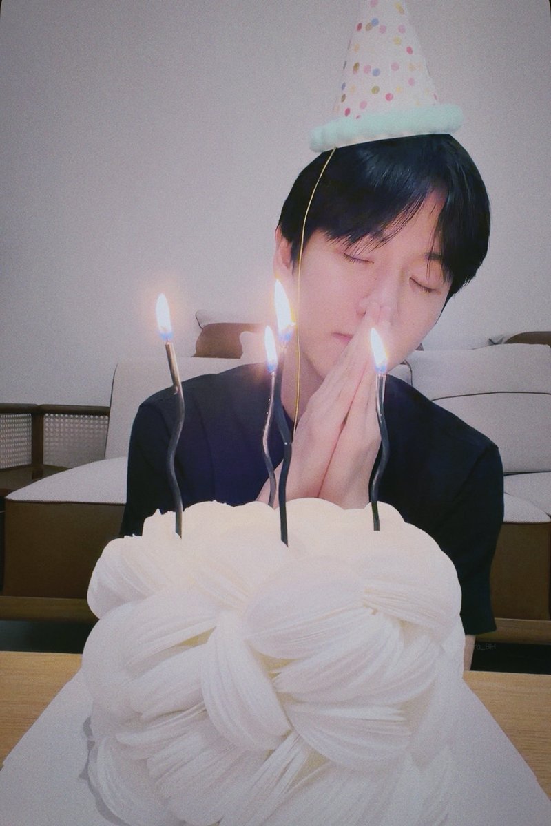 내 사랑 백현이 생일 축하해요~🎂🎊🎈
소원한 건 다 이루어지길✨ 
항상 건강하고 오래오래 행복하자❤️

#HAPPYBAEKHYUNDAY
#해피큥데이
#큥_생일기록중
