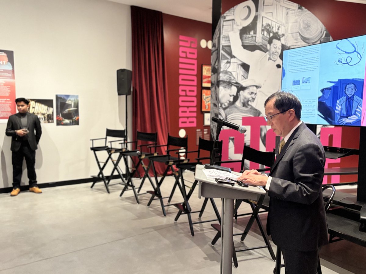 JapanMissionUN's tweet image. On 4/30, #Japan &amp;amp; @UN_Disarmament co-organized a reception inviting Hiroshima &amp;amp; Nagasaki delegations incl. youth, Japanese NGOs, UN officials &amp;amp; more at Poster House Museum in NY. The event highlighted role of youth in nuclear disarmament w/examples &amp;amp; achievements of #YLF program.