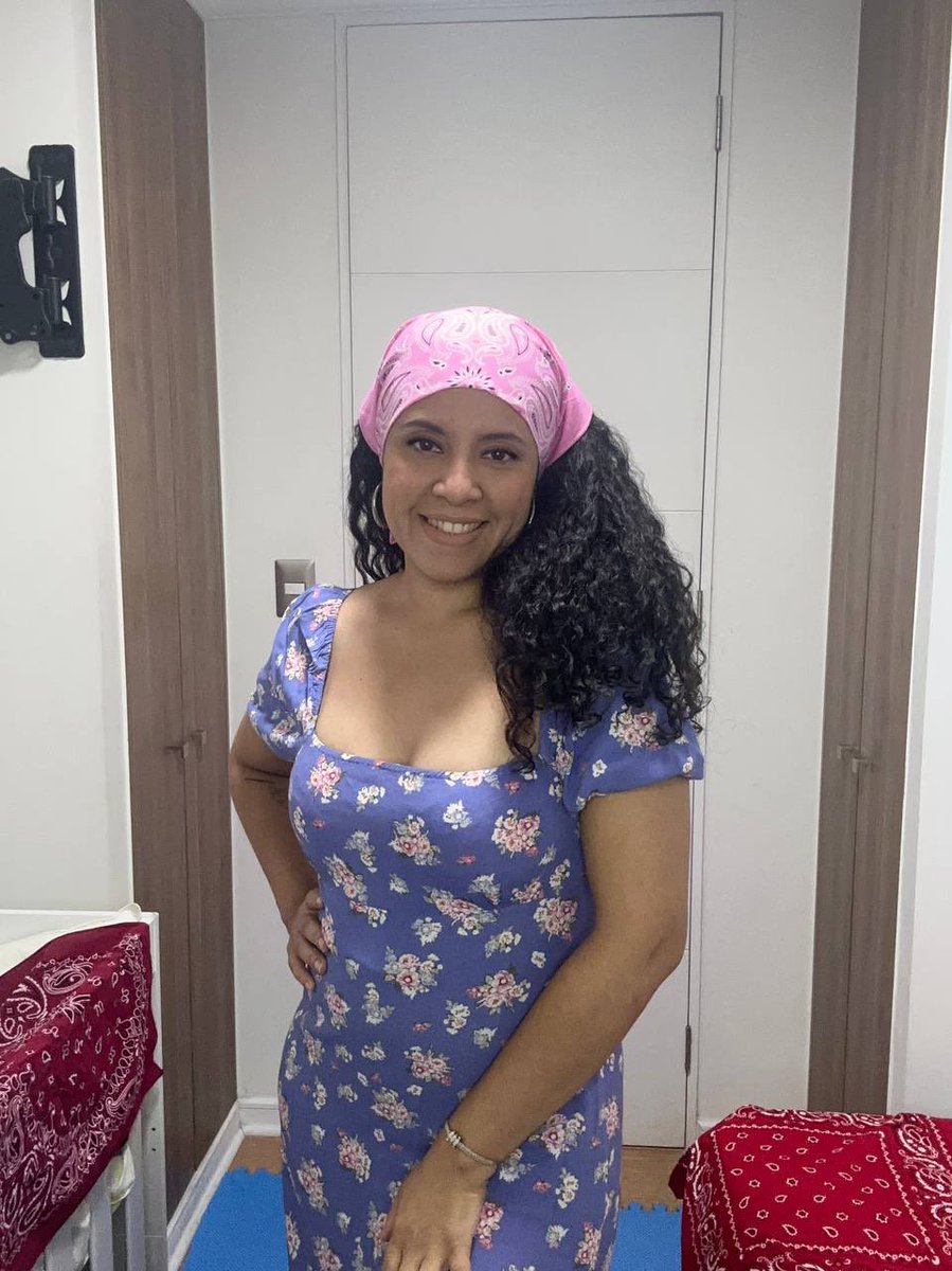 curly_maamii's tweet image. Floral vibes only 🌸 

#beautygirl #style #bandanagirl #pink #moda #bandanahair #curlyhair