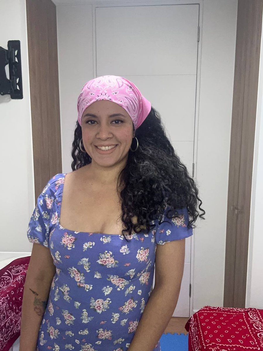 curly_maamii's tweet image. Floral vibes only 🌸 

#beautygirl #style #bandanagirl #pink #moda #bandanahair #curlyhair