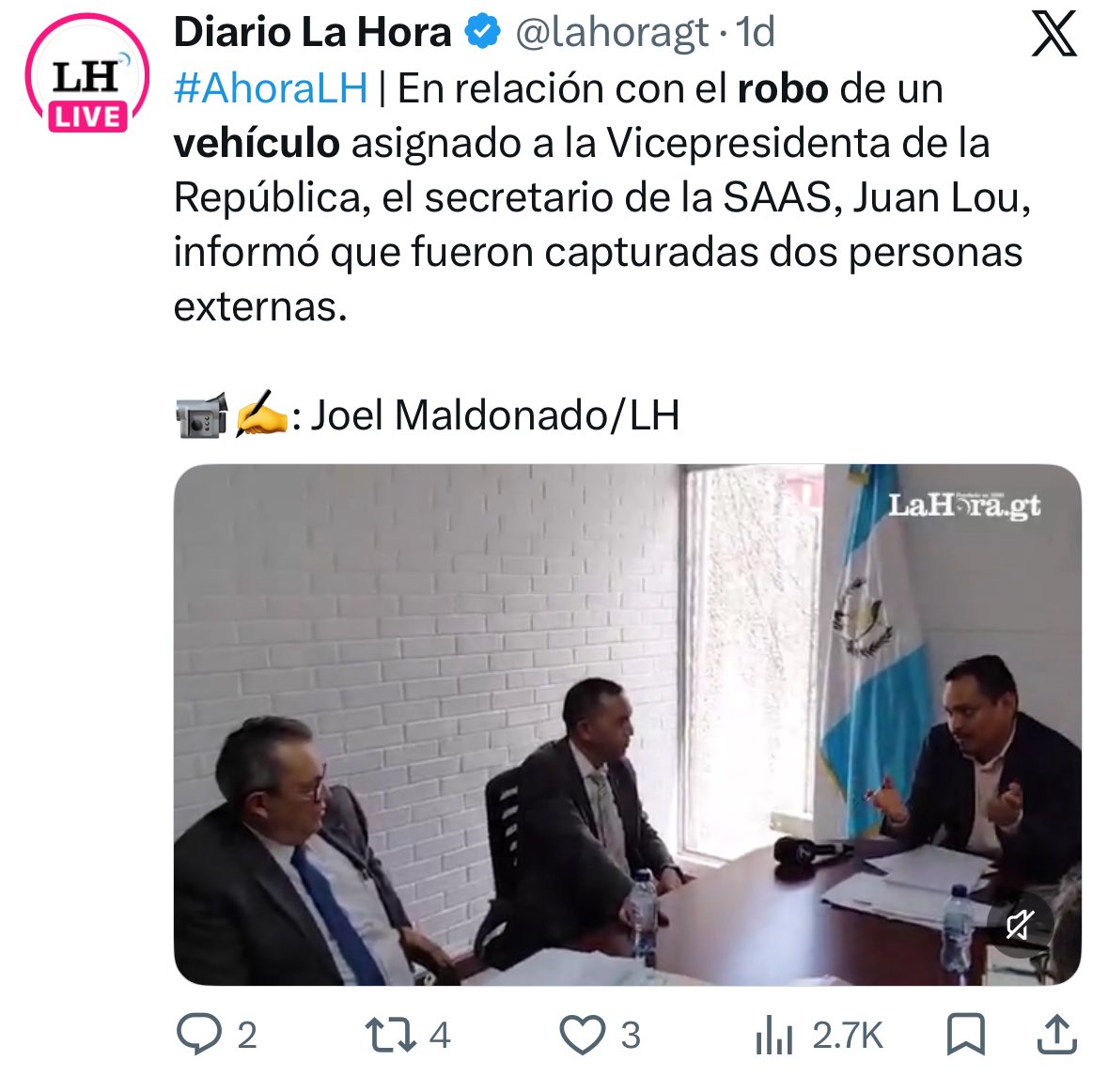 La delincuencia en Guatemala está tan jodida que ayer le robaron un vehículo a la Vicepresidencia de ese país.

Jodido.