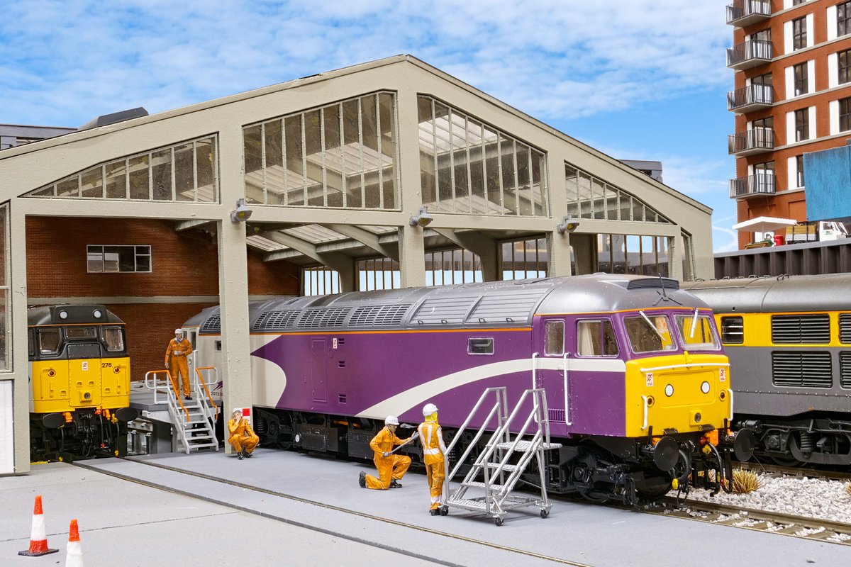 Hornbymag's tweet photo. Our exclusive Heljan model of 47817 is available from just £95.99 DCC ready or £195.99 DCC sound fitted while stocks last! 🔥Get your model today here: https://t.co/Eemdu3NSnz
#keymodelworld #limitededition #class47 #heljan https://t.co/4eyPuUYF9L
