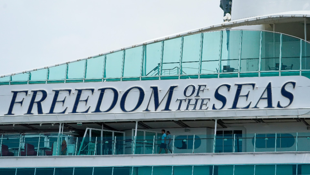 portsandpayouts's tweet image. 🚢 We’re hitting the seas THIS WEEK

Back-to-back cruise aboard the
Freedom of the Seas

May 7 – May 16

Casinos 🎰
Food 🍽️
Ducks 🐥
Vibes 😎

Who’s ready?? 👇👇

#CruiseLife #PortsAndPayouts #RoyalCaribbean