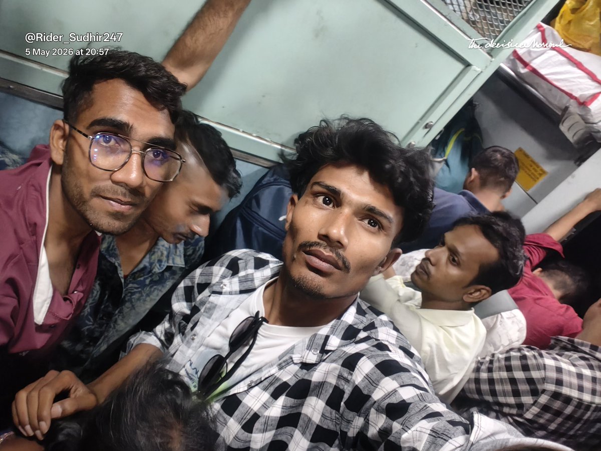 MODIJI58961938's tweet image. Passenger Crisis andExtreme overcrowding in Train 12329 (WB Sampark Kranti) is making travel a nightmare for passengers. Despite having reserved tickets, the coaches are packed beyond capacity.
@RailMinIndia @AshwiniVaishnaw @EasternRailway @RailwaySeva
#IndianRailways #India