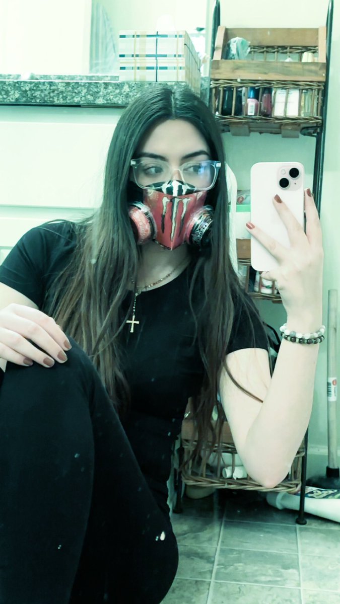 MaskedKaii's tweet image. Good morning everyone🖤 #masked #maskedwoman #mask #explorepage