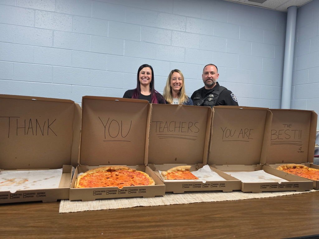 weisereast's tweet photo. A huge thank you to 10 West Pizza for the pizzas for Teacher Appreciation today! They were delicious! And thank you to Officer Doughtery for delivering them to our office! #WeAreWeiser https://t.co/PxfRd51zIv