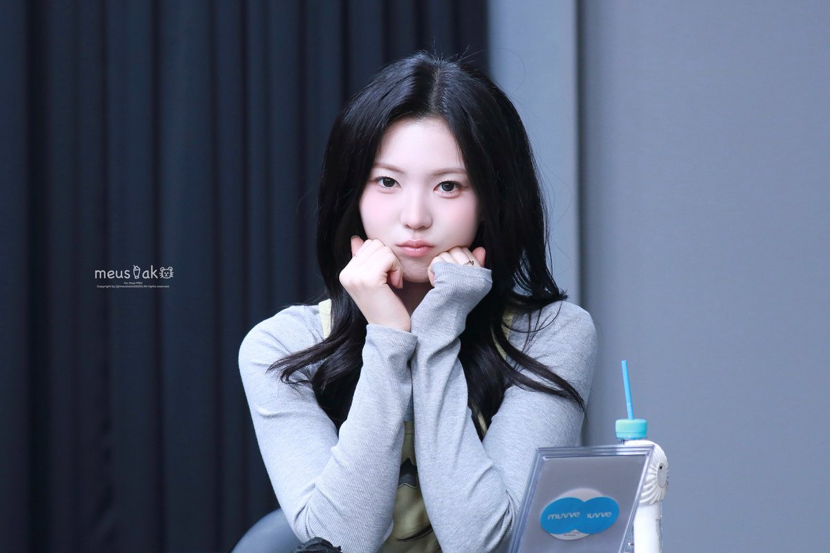 meushake0609's tweet photo. 260501 뮤브

#ifeye #이프아이 #MEU #미유 https://t.co/utqW2JItzq