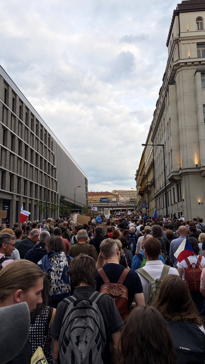 pkarel's tweet photo. Za nezávislost médií https://t.co/JYQPxLaDzk