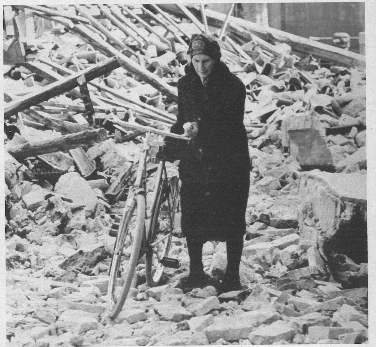 Montecitorio's tweet image. 50 anni fa, il #6maggio 1976, il #Friuli fu devastato da un tragico terremoto: quasi 1.000 morti in un minuto.

Qui le parole pronunciate a Montecitorio da Sandro Pertini dopo il sisma: bit.ly/Aula_19051976

#6maggio
#terremotoFriuli