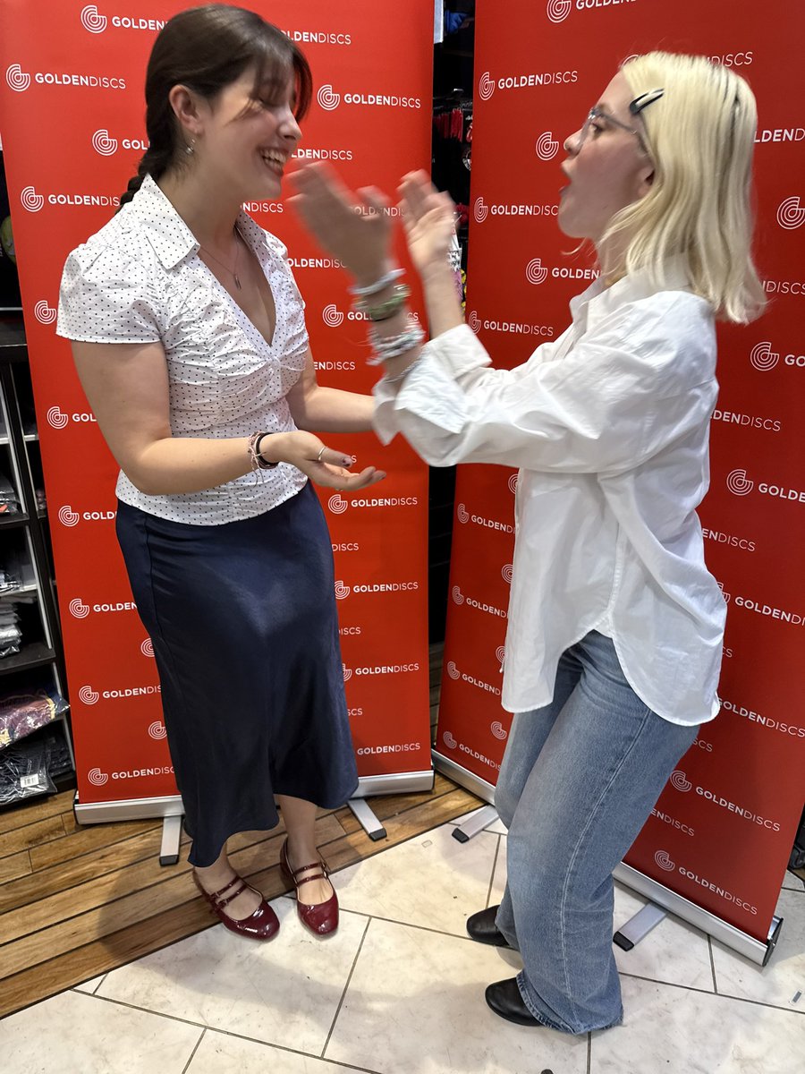 (mad)alena tweet media