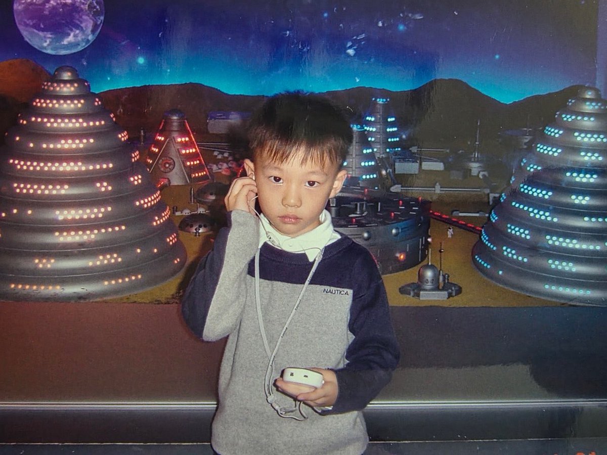 🥟🫧 2:06AM KST

: [5 baby pictures]
: haha
: i was going to send them but i forgot..