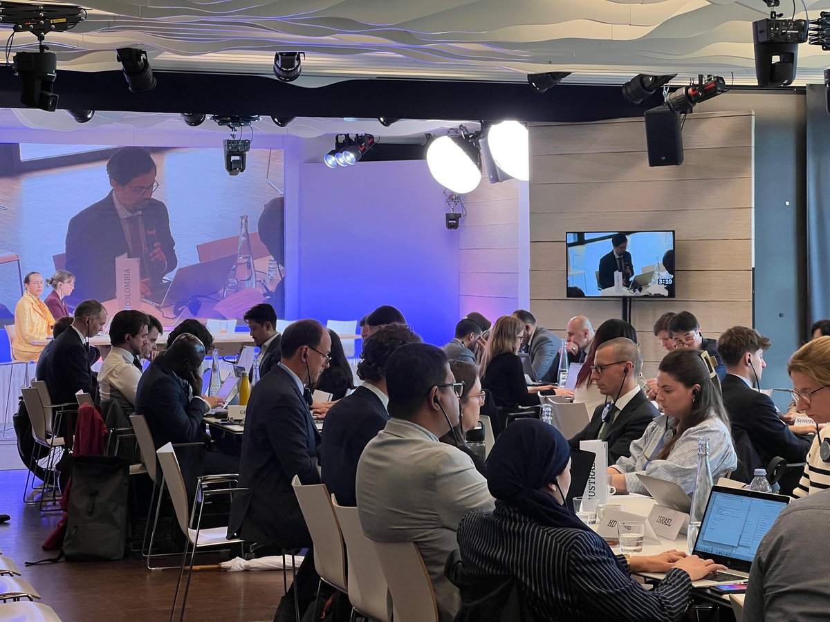 MisionMexOI's tweet image. La Emb @FranciscaE_ME facilitó la 4 consulta de la línea de trabajo sobre #TIC de la Iniciativa Mundial #DIH @ICRC Destacó que el proceso brindará recomendaciones para proteger a la población civil, así como datos e infraestructura civil de ataques digitales en conflictos armados