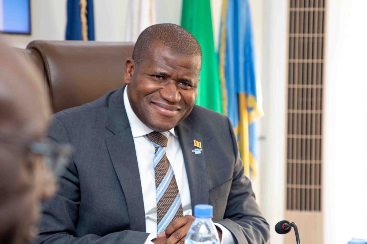 MpciGov's tweet photo. Guinée–Sénégal 🇬🇳🤝🇸🇳 : cap sur plus d’investissements !
Le Ministre Ismaël NABÉ échange avec la CCIA de Dakar et la CCIAG pour dynamiser les partenariats. #Simandou2040, réformes et opportunités au cœur des discussions.
#MPCID #Guinée #Sénégal #Conakry #Guinée224 #infoguinée https://t.co/Xvkz2Rzd10